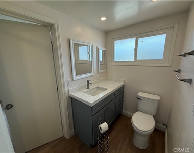 5621 Kenwood - Photo Thumbnail 11
