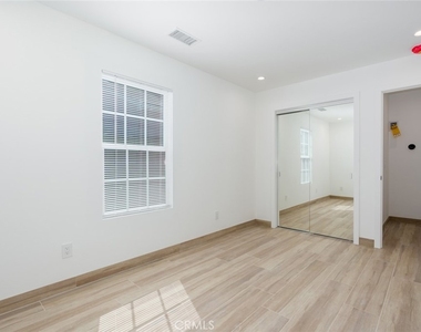 221 S Ross - Photo Thumbnail 4