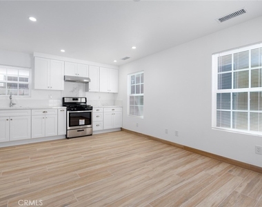 221 S Ross - Photo Thumbnail 2