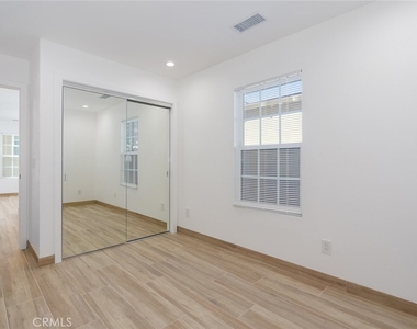 221 S Ross - Photo Thumbnail 5