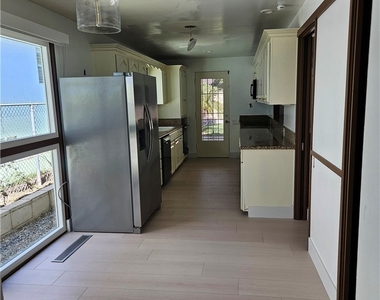 3657 Broadmoor Boulevard - Photo Thumbnail 18