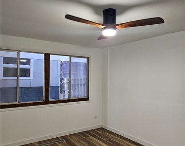 3657 Broadmoor Boulevard - Photo Thumbnail 27