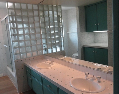 1100 La Senda Drive - Photo Thumbnail 19