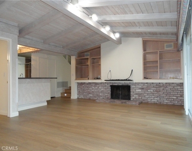 1100 La Senda Drive - Photo Thumbnail 6
