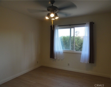 1100 La Senda Drive - Photo Thumbnail 27