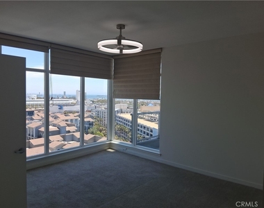 400 W Ocean Boulevard - Photo Thumbnail 14