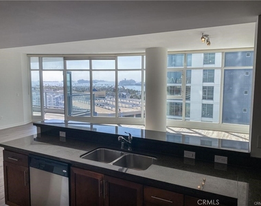 400 W Ocean Boulevard - Photo Thumbnail 12