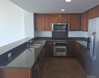 400 W Ocean Boulevard - Photo Thumbnail 9