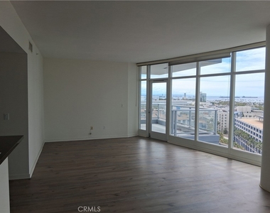 400 W Ocean Boulevard - Photo Thumbnail 6