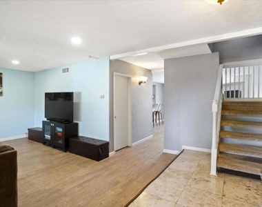 4166 Balboa Way - Photo Thumbnail 13