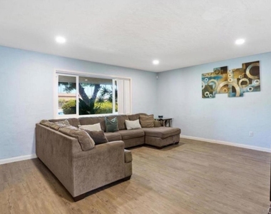 4166 Balboa Way - Photo Thumbnail 10