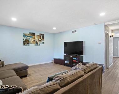 4166 Balboa Way - Photo Thumbnail 12