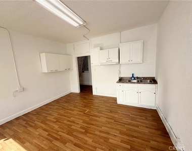 256 Florence Avenue - Photo Thumbnail 1