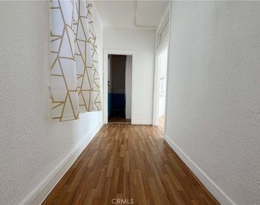 256 Florence Avenue - Photo Thumbnail 3