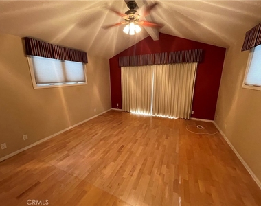 220 Baltimore Avenue - Photo Thumbnail 7
