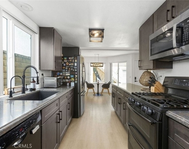222 17th Street - Photo Thumbnail 7