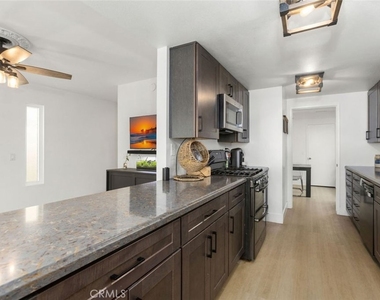 222 17th Street - Photo Thumbnail 8