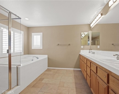 823 Canterbury Lane - Photo Thumbnail 23