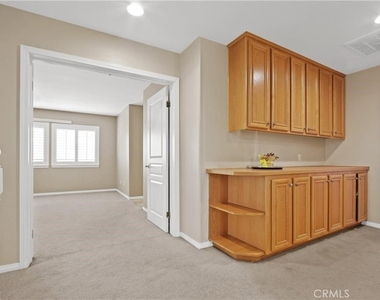 823 Canterbury Lane - Photo Thumbnail 19