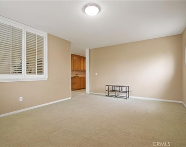 823 Canterbury Lane - Photo Thumbnail 30