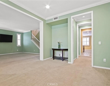 823 Canterbury Lane - Photo Thumbnail 4