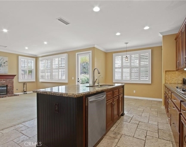 823 Canterbury Lane - Photo Thumbnail 6