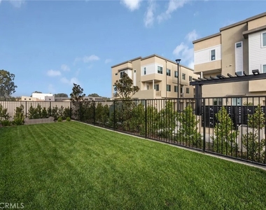 7267 Aura Circle - Photo Thumbnail 19