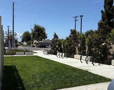 7267 Aura Circle - Photo Thumbnail 21