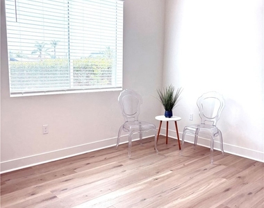 7267 Aura Circle - Photo Thumbnail 7