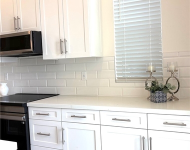 7267 Aura Circle - Photo Thumbnail 4