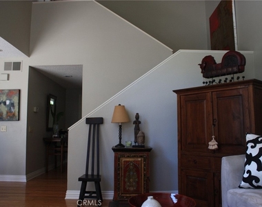 430 Deerfield Avenue - Photo Thumbnail 2