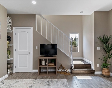 14102 Edwards - Photo Thumbnail 7