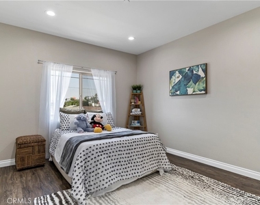 14102 Edwards - Photo Thumbnail 19