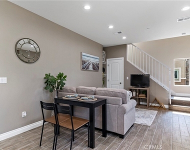 14102 Edwards - Photo Thumbnail 6