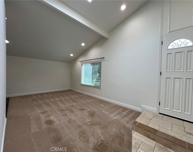 25281 Parthenon Avenue - Photo Thumbnail 12