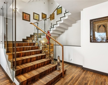 2378 Crestview Drive - Photo Thumbnail 15