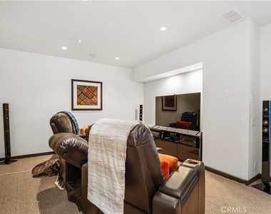 2378 Crestview Drive - Photo Thumbnail 14