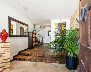 2378 Crestview Drive - Photo Thumbnail 8