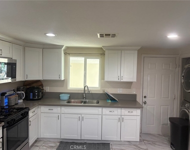 6764 Chadbourne Avenue - Photo Thumbnail 6
