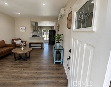 3592 Myers Street - Photo Thumbnail 3