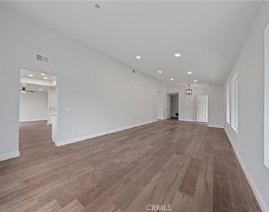 1624 Cordova Avenue - Photo Thumbnail 5
