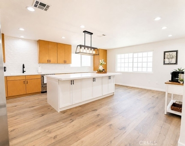 1404 Highridge Street - Photo Thumbnail 14