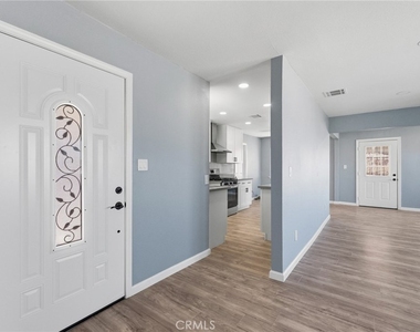 937 E Elizabeth - Photo Thumbnail 4