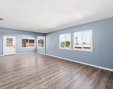 937 E Elizabeth - Photo Thumbnail 11