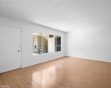 1422 N Curson Avenue - Photo Thumbnail 6