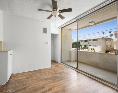 1422 N Curson Avenue - Photo Thumbnail 10