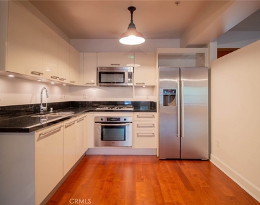 416 S Spring Street - Photo Thumbnail 4