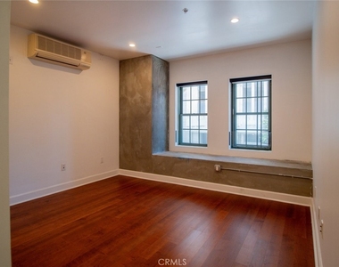 416 S Spring Street - Photo Thumbnail 11