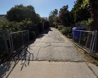 5243 Acacia Street - Photo Thumbnail 3