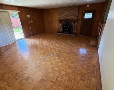 5243 Acacia Street - Photo Thumbnail 2